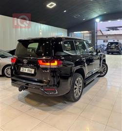 تۆیۆتا لاند کروزەر